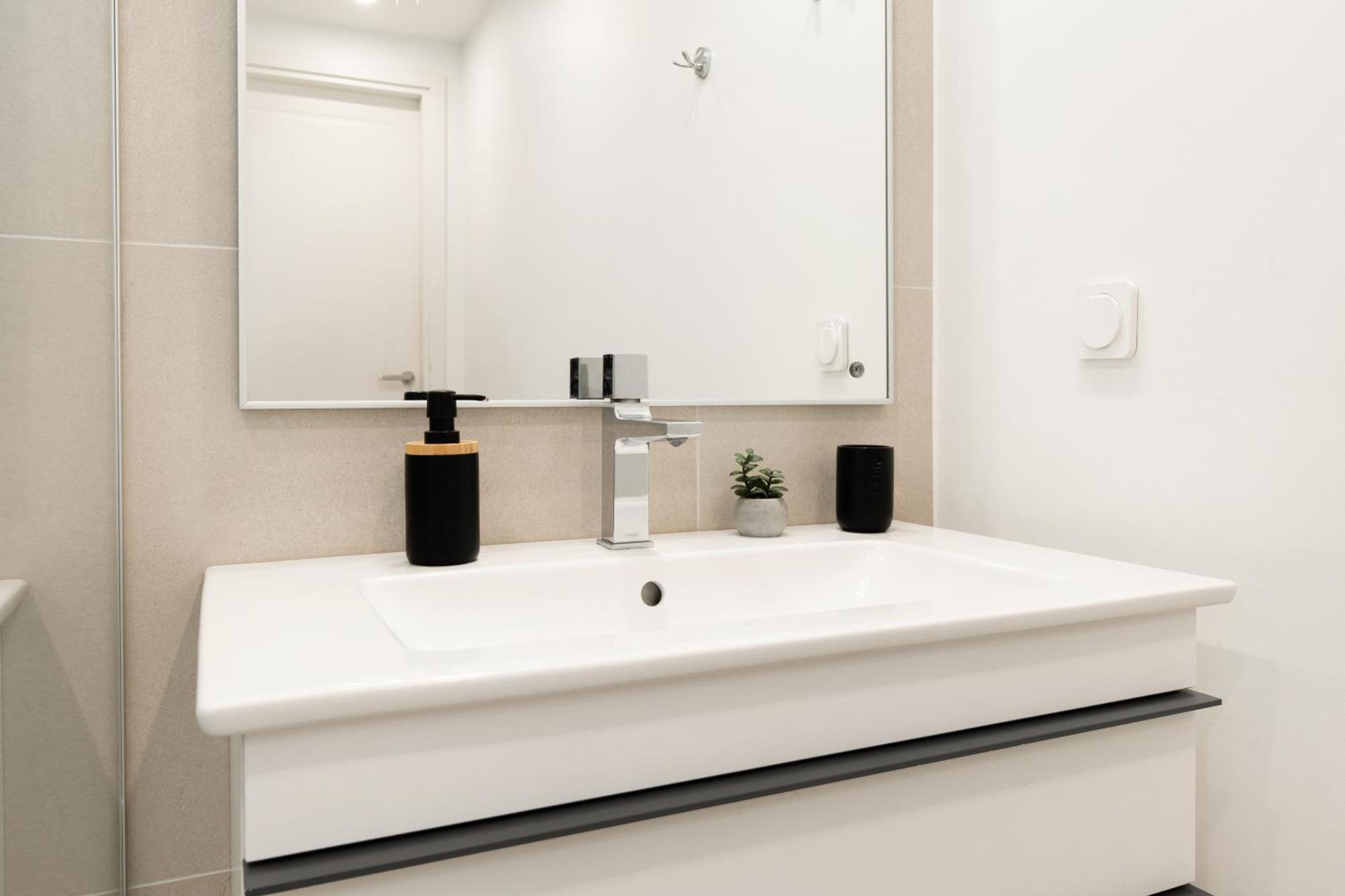 Modern Apartment With Great View ทาลลินน์ ภายนอก รูปภาพ